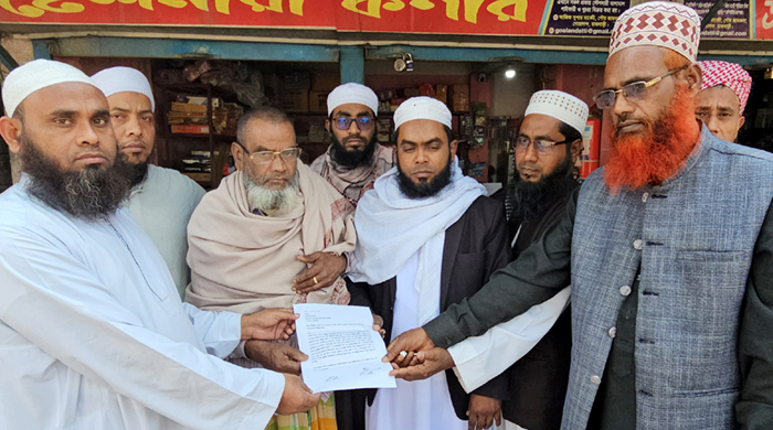 গোয়ালন্দে ইমাম লাঞ্ছিত॥বিচার চেয়ে  ইমাম কমিটির ৪৮ঘন্টার আল্টিমেটাম